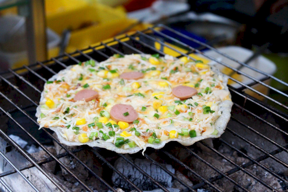 Irresistible banh trang nuong